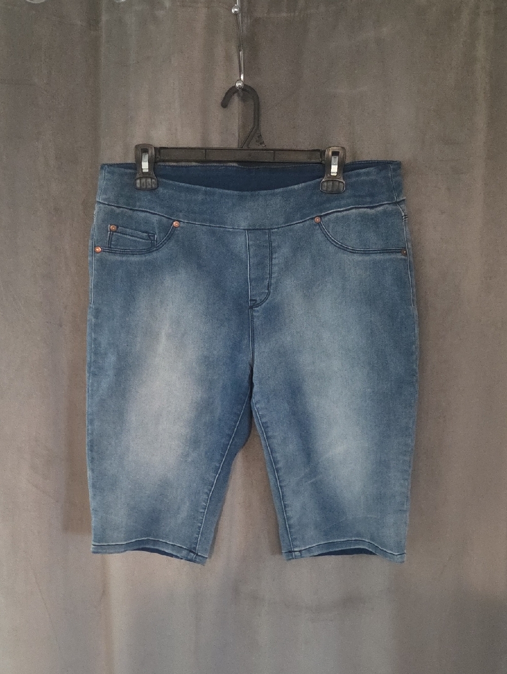 Tribal Mid-Length Faded Blue Denim Shorts Size 10